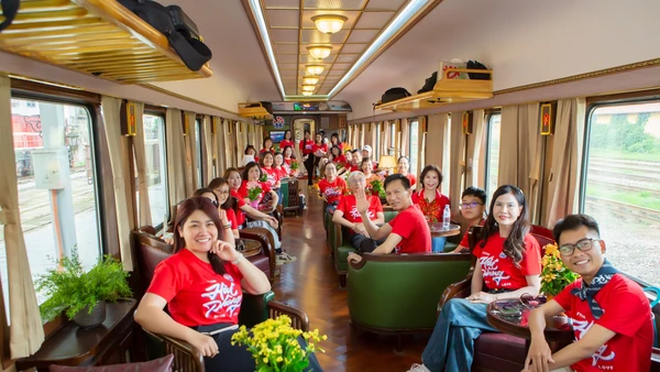 Hành khách trên toa tàu VIP