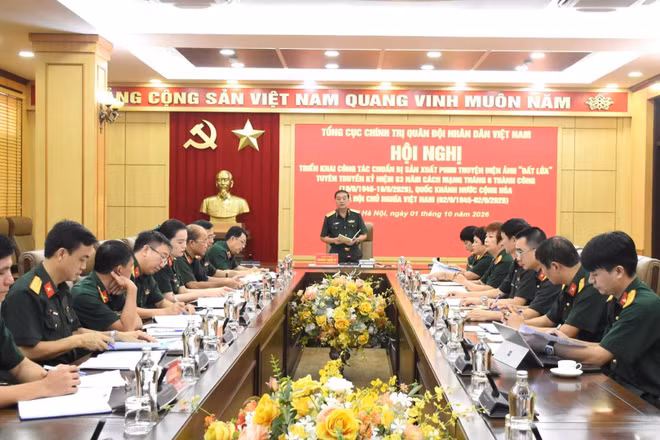 Hội nghị triển khai công tác chuẩn bị sản xuất phim truyện điện ảnh "Đất lửa". (Ảnh: Điện ảnh Quân đội nhân dân)