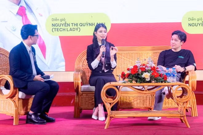 Bà Annie Quỳnh Anh chia sẻ về việc giữ bản lĩnh số cho sinh viên.