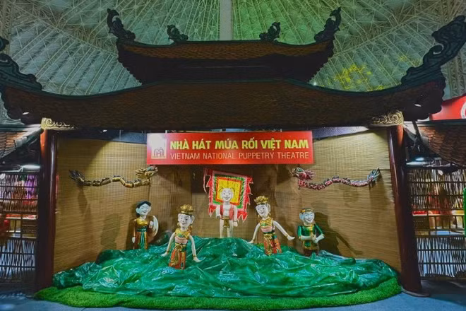 Bản sắc đặc trưng của nghệ thuật múa rối luôn thu hút đông đảo công chúng.