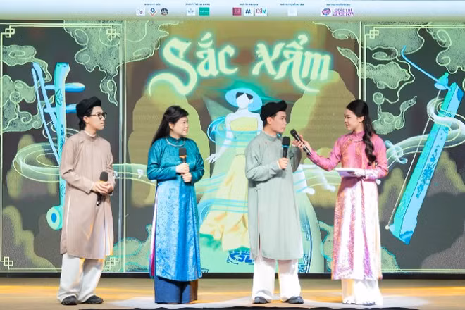 Các nghệ sĩ, nhà nghiên cứu về Xẩm chia sẻ trong chương trình.