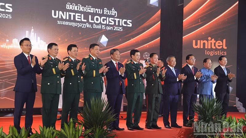 Các đại biểu tại lễ ra mắt Unitel Logistics. (Ảnh: DUY TOÀN)