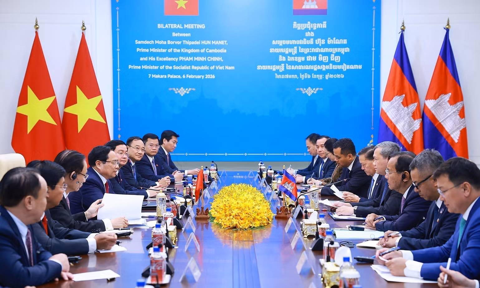 vna-potal-thu-tuong-pham-minh-chinh-gap-thu-tuong-campuchia-hun-manet-8577811.jpg