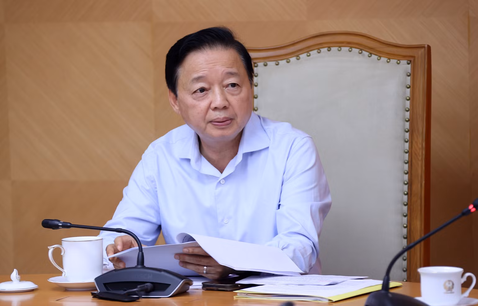 vna-potal-pho-thu-tuong-tran-hong-ha-hop-ve-phat-trien-va-quan-ly-nha-o-xa-hoi-8330563.jpg