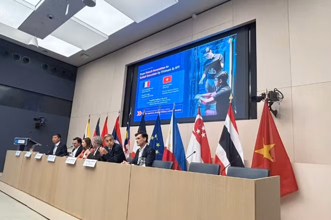 Các đại biểu dự Diễn đàn Đông Nam Á tại Paris.