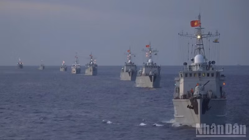 ndo_br_doi-hinh-cac-tau-cua-vung-3-hai-quan-khi-thuc-hien-nhiem-vu-tren-bien-506.jpg