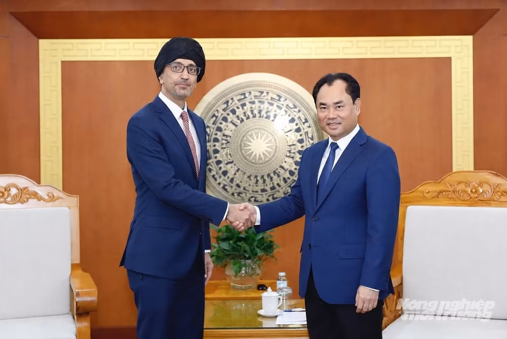 Bộ trưởng Trịnh Việt Hùng khẳng định Việt Nam luôn coi trọng quan hệ với Singapore trên tinh thần bảo đảm hòa bình, an ninh, cùng có lợi và phát triển bền vững trong khu vực. Ảnh: Khương Trung.