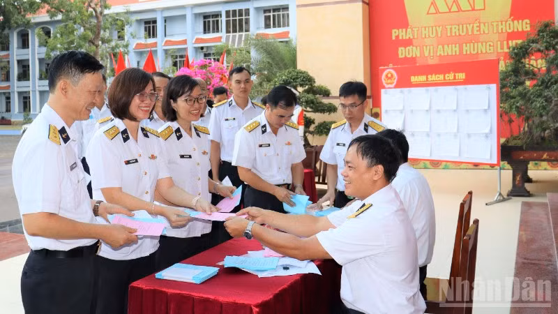 ndo_br_3-cac-cu-tri-nhan-phieu-bau-290.jpg