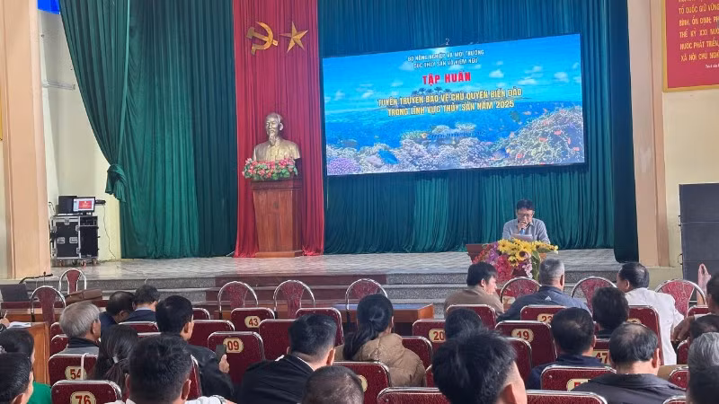 lop-tuyen-truyen-tai-nghe-an-547.jpg