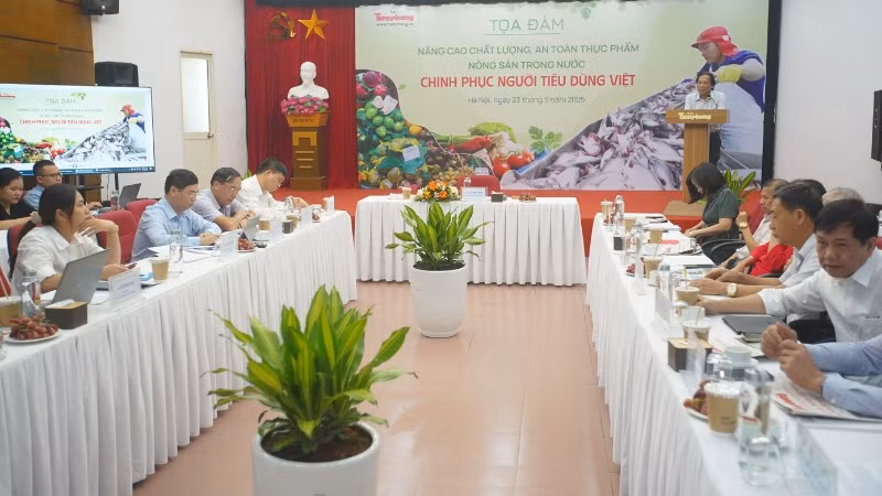 Tọa đàm “Nâng cao chất lượng, an toàn thực phẩm nông sản trong nước, chinh phục người tiêu dùng Việt” do Báo Tiền Phong tổ chức sáng 23/9.
