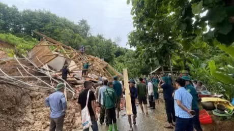 Mưa lớn tại Sơn La khiến 45 nhà bị thiệt hại, trong đó 2 nhà bị sập đổ hoàn toàn. (Ảnh: TTXVN)