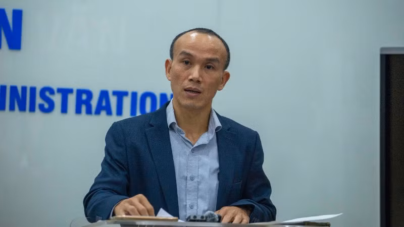 Ông Hoàng Phúc Lâm, Phó Giám đốc Trung tâm Dự báo khí tượng thủy văn quốc gia cảnh báo về diễn biến khó lường của bão số 15.