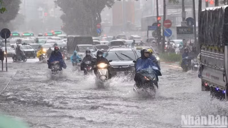 Bắc Bộ và từ Thanh Hóa đến Hà Tĩnh dự báo có mưa vừa, mưa to và dông, cục bộ có nơi mưa rất to từ đêm 17/8 đến ngày 21/8.