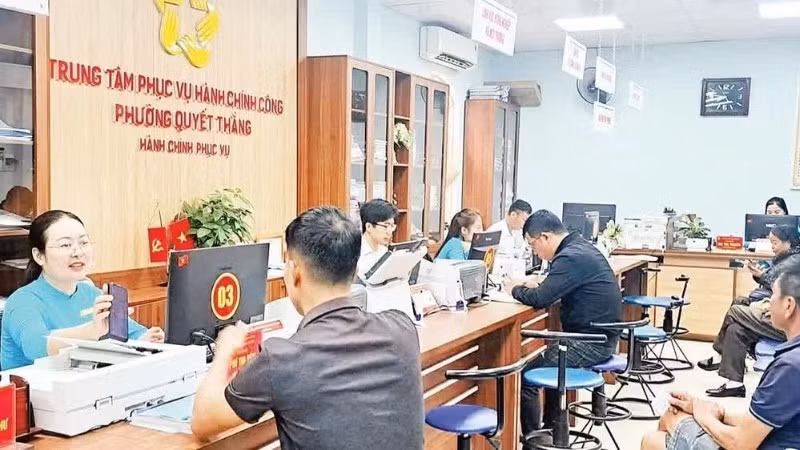 Trong quý II, Bộ đã ban hành 34 quyết định công bố 374 thủ tục hành chính, gồm 7 thủ tục mới, 241 thủ tục sửa đổi, bổ sung và 126 thủ tục bãi bỏ. (Ảnh minh họa: HẰNG NGA)