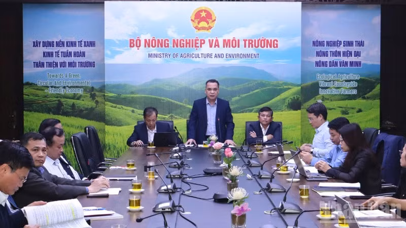 Hội nghị trực tuyến tuyên truyền, phổ biến các văn bản quy phạm pháp luật mới trong lĩnh vực trồng trọt và bảo vệ thực vật. (Ảnh: KIỀU TÂM)
