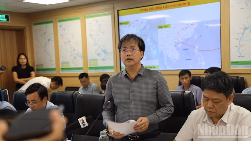 Ông Mai Văn Khiêm, Giám đốc Trung tâm Dự báo Khí tượng thủy văn quốc gia nhận định về hướng đi bão số 1. 