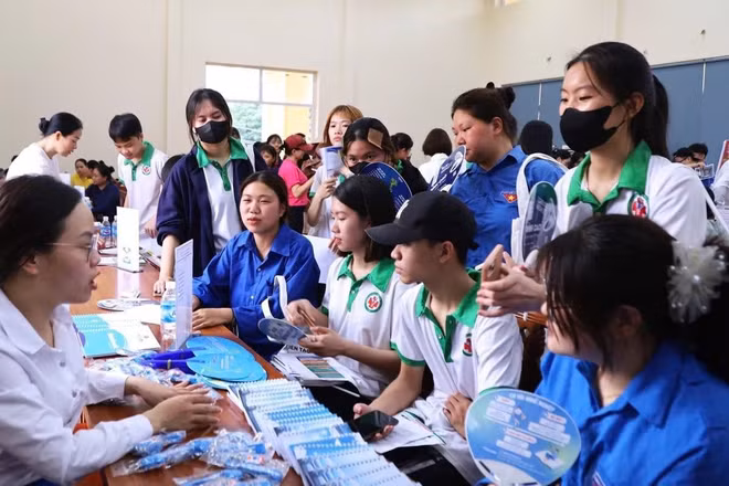 Nỗ lực kết nối, giới thiệu việc làm cho thanh niên. (Ảnh: Trung tâm Dịch vụ việc làm Hà Nội).