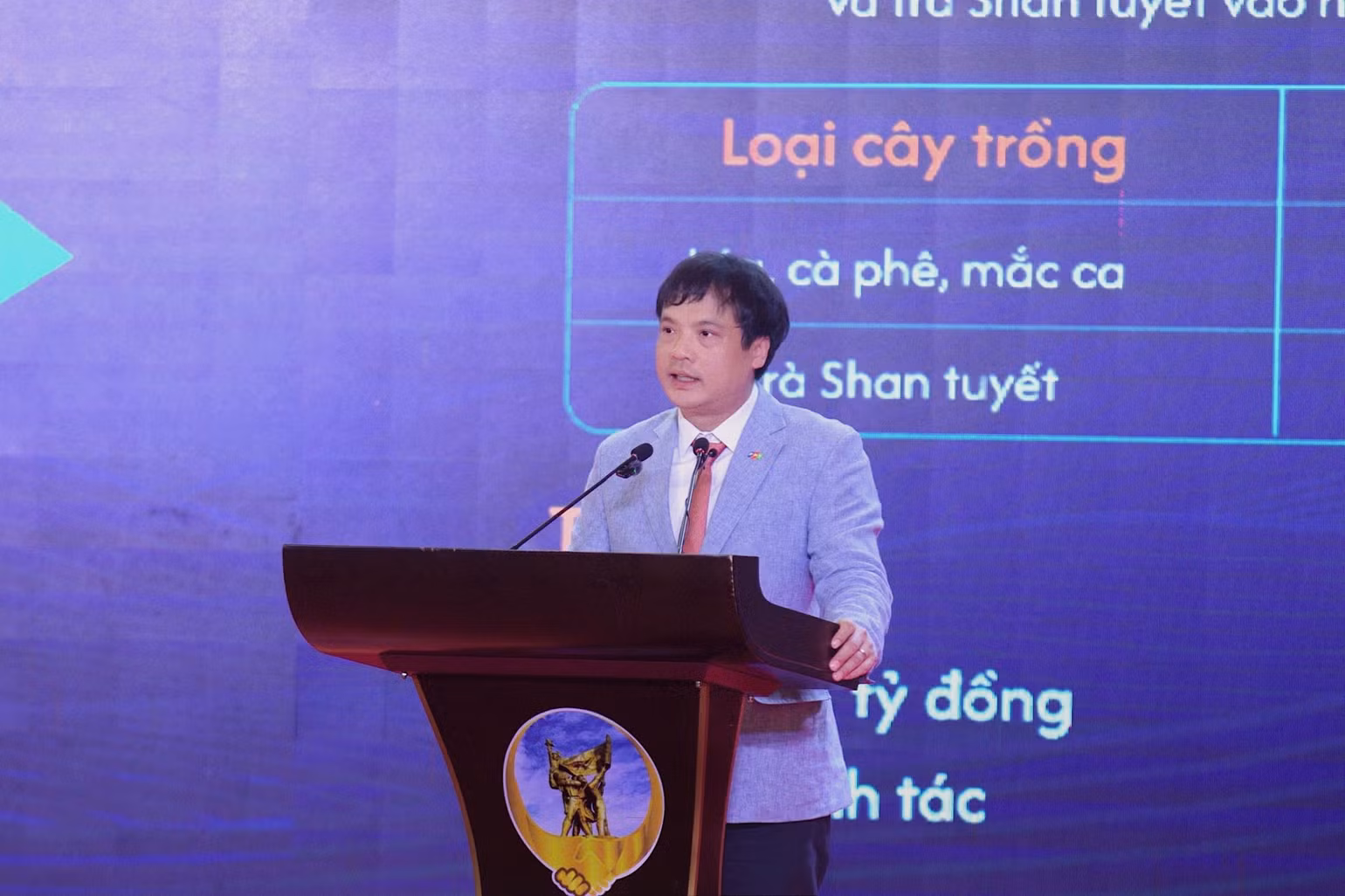ong-nguyen-van-khoa-chu-tich-lien-minh-kinh-te-tam-thap-viet-nam-leap-tong-giam-doc-tap-doan-fpt.jpg