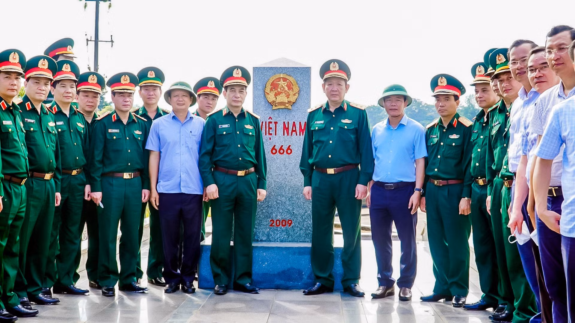 Đại tướng Phan Văn Giang, Ủy viên Bộ Chính trị, Bộ trưởng Quốc Phòng kiểm tra khu vực biên giới A Lưới 4.