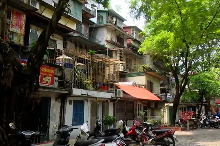 [Video] Nhà tập thể cũ tại Hà Nội được rao bán với mức giá cao kỷ lục