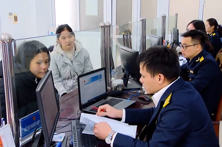 [Video] Hà Nội tiếp nhận thủ tục thuế tại 31 điểm hành chính công
