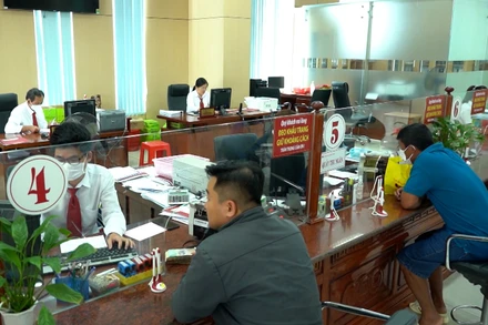 [Video] Giảm lãi suất cho vay hỗ trợ người dân bị ảnh hưởng bởi bão số 12