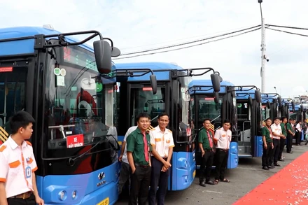 [Video] TP Hồ Chí Minh hướng tới chuyển toàn bộ xe công sang xe điện vào năm 2030