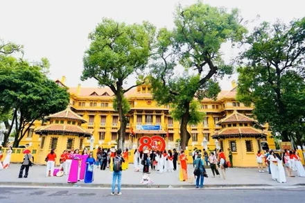 [Video] Quảng trường Ba Đình trước giờ cấm đường để hợp luyện diễu binh