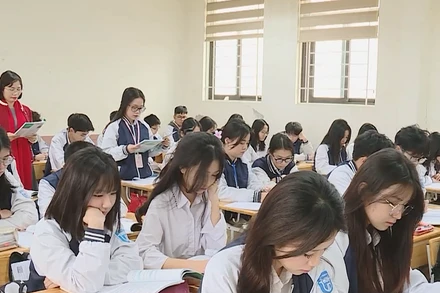 [Video] Hà Nội tổ chức khảo sát chất lượng cho hơn 250.000 học sinh lớp 11, 12