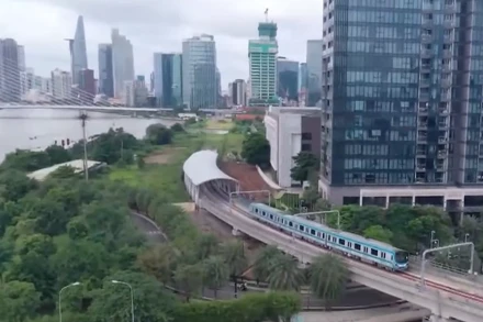 [Video] TP Hồ Chí Minh miễn phí xe buýt và Metro số 1 trong ngày bầu cử 15/3