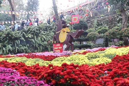 [Video] Du khách trẩy hội chùa Phật Tích, Bắc Ninh