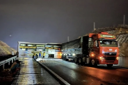 [Video] Liên tiếp xảy ra 3 vụ tai nạn trên cao tốc Phan Thiết - Dầu Giây