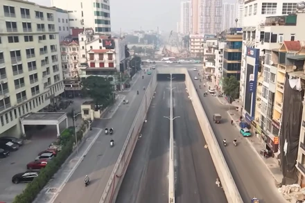 [Video] Hà Nội phân luồng giao thông qua hầm chui Kim Đồng - Giải Phóng
