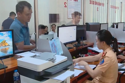 [Video] Thu ngân sách gần 63 tỷ đồng ở phiên đấu giá biển số xe thứ 8 