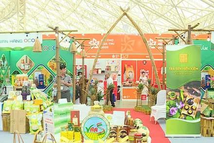 [Video] Sức mua nông sản tại Hội chợ Mùa Thu vượt ngoài mong đợi