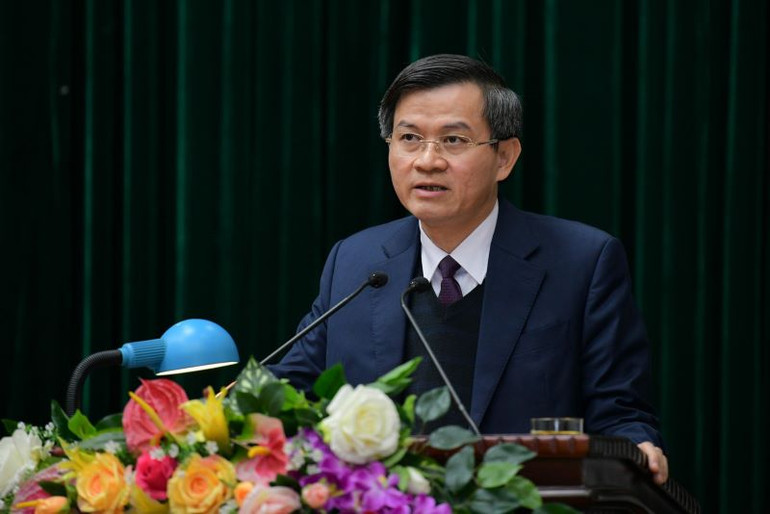 Đồng chí Đoàn Minh Huấn, Ủy viên Trung ương Đảng, Bí thư tỉnh ủy Ninh Bình phát biểu tại kỳ họp (Ảnh: Trường Giang) Đồng chí Đoàn Minh Huấn, Ủy viên Trung ương Đảng, Bí thư tỉnh ủy Ninh Bình phát biểu tại kỳ họp (Ảnh: Trường Giang)