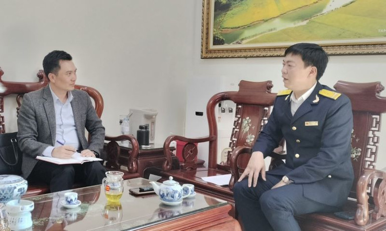 Chi cục trưởng Chi cục Thuế Ninh Bình-Hoa Lư Mai Xuân Long trao đổi với phóng viên về công tác thu nợ tiền thuế 2023.