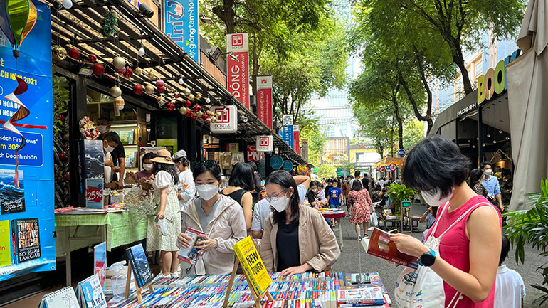 Đường sách Thành phố Hồ Chí Minh là một trong 126 điểm được đăng ký bình chọn. Đường sách Thành phố Hồ Chí Minh là một trong 126 điểm được đăng ký bình chọn.
