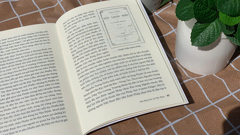 Mỗi quyển sách bao gồm 100 câu hỏi về những nhân vật lịch sử, sự kiện tiêu biểu của từng giai đoạn lịch sử Việt Nam.