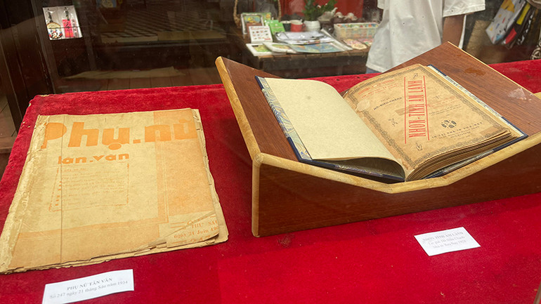 Không gian Thư viện số Nguyễn An Ninh trưng bày nhiều cuốn sách xưa chủ đề Nam Bộ.