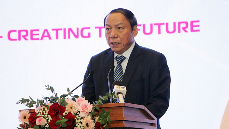 Bộ trưởng Văn hóa, Thể thao và Du lịch Nguyễn Văn Hùng phát biểu tại diễn đàn.