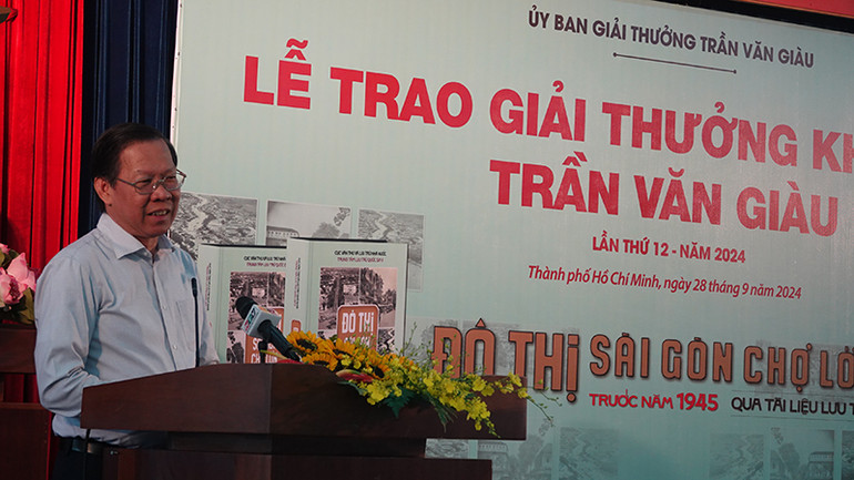 Chủ tịch Ủy ban nhân dân Thành phố Hồ Chí Minh Phan Văn Mãi phát biểu tại Lễ trao giải.