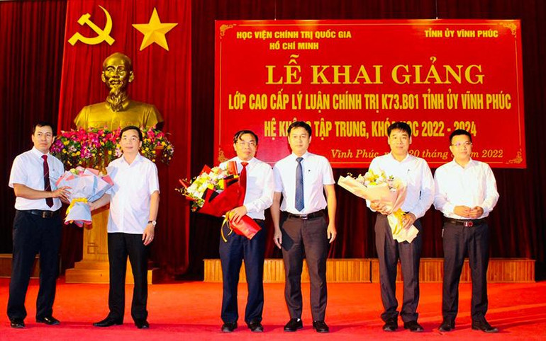 Khai giảng lớp cao cấp lý luận chính trị tại Trường Chính trị tỉnh Vĩnh Phúc. Khai giảng lớp cao cấp lý luận chính trị tại Trường Chính trị tỉnh Vĩnh Phúc.