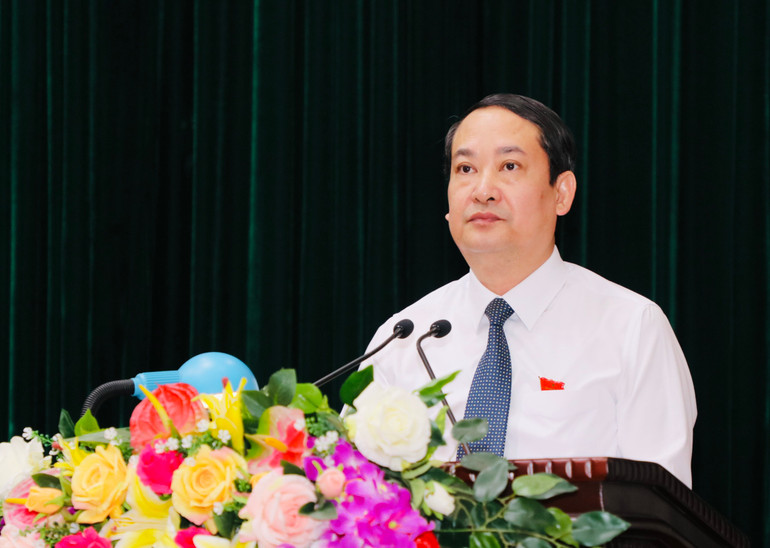 Phó Bí thư Thường trực Tỉnh ủy, Chủ tịch HĐND tỉnh Mai Văn Tuất, phát biểu kết thúc phiên chất vấn.