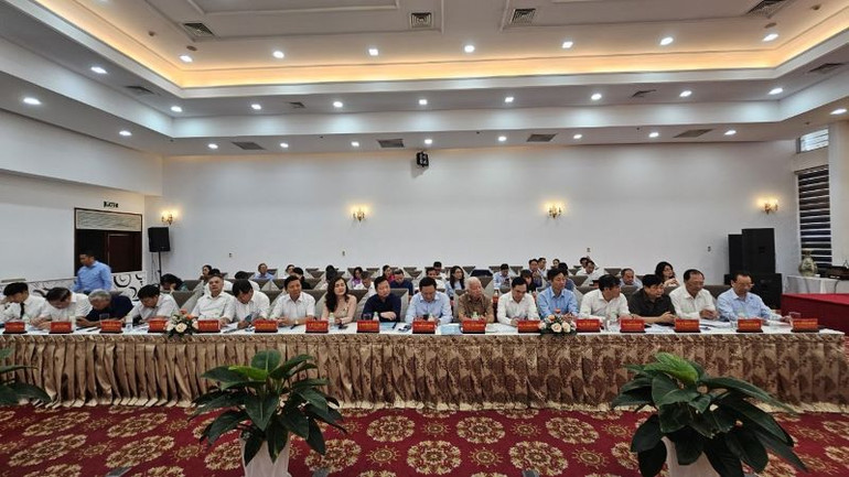 Nhiều lãnh đạo một số ban Đảng các Tỉnh ủy, Thành ủy trực thuộc Trung ương, các chuyên gia, nhà khoa học tham dự hội thảo.