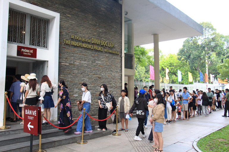 Bên cạnh Thảo Cầm Viên, Dinh Độc Lập, cũng là một điểm đến phù hợp trong dịp lễ Quốc khánh được nhiều người lựa chọn.