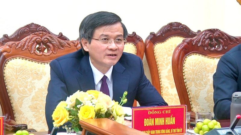 Lãnh đạo tỉnh Ninh Bình đề xuất một số nội dung hợp tác với Văn phòng UNESCO tại Việt Nam. (Ảnh: YẾN TRINH)