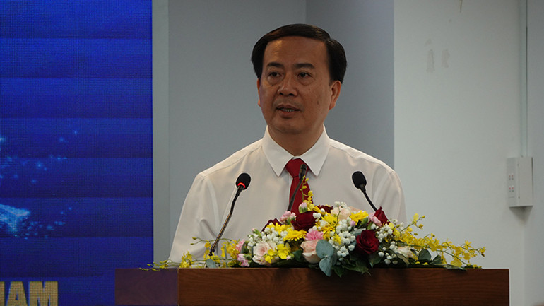 Phó Trưởng Ban Thi đua-Khen thưởng Trung ương Nguyễn Anh Tuấn phát biểu tại chương trình. (Ảnh M.H)