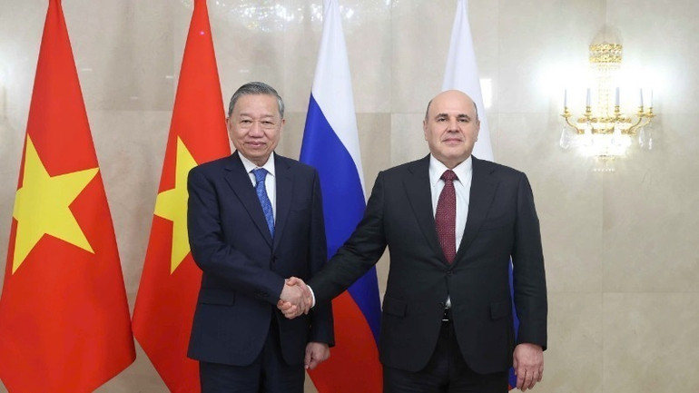 Tổng Bí thư Tô Lâm hội kiến Thủ tướng Liên bang Nga Mikhail Mishustin. (Ảnh: THỐNG NHẤT/TTXVN)