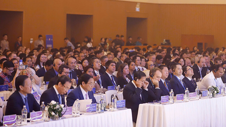 Tại Diễn đàn này, Thành phố Hồ Chí Minh lắng nghe và thu nhận rất nhiều ý kiến trao đổi, kinh nghiệm, hiến kế hay, quý của các đại biểu trong và ngoài nước.